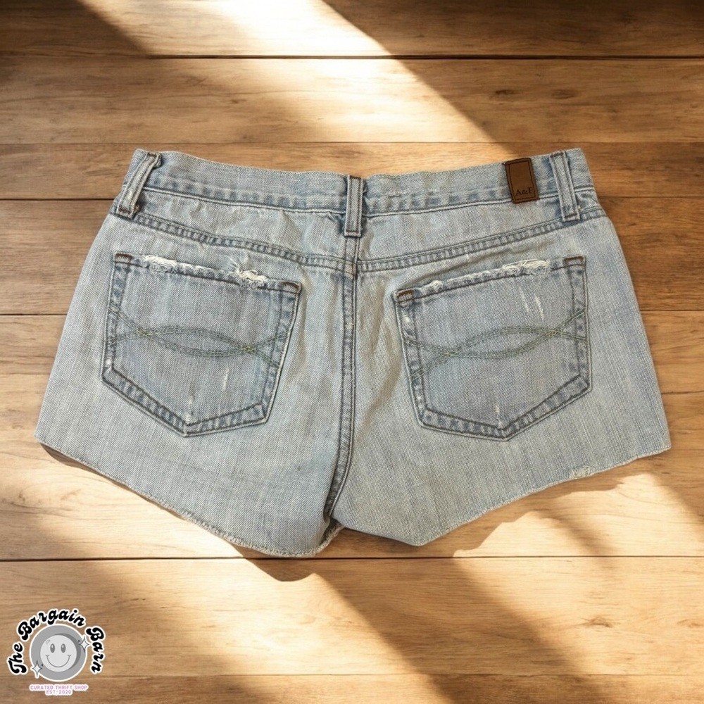 Abercrombie & Fitch Madison Vintage Y2K 2000’s Low Rise Denim Shorts Light (6R) - Picture 5 of 6